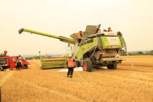 Erntefahrzeug berannte