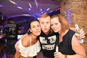 In den Sonntag hinein wurde in Nordhausen nicht nur auf den Plätzen und Straße in der Innenstadt gefeiert, nach dem Ende Altstadtfest-Samstags ging es im Jugendclubhaus weiter...