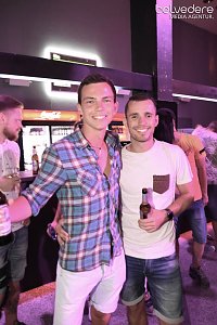 In den Sonntag hinein wurde in Nordhausen nicht nur auf den Plätzen und Straße in der Innenstadt gefeiert, nach dem Ende Altstadtfest-Samstags ging es im Jugendclubhaus weiter...