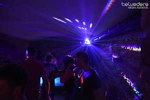In den Sonntag hinein wurde in Nordhausen nicht nur auf den Plätzen und Straße in der Innenstadt gefeiert, nach dem Ende Altstadtfest-Samstags ging es im Jugendclubhaus weiter...
