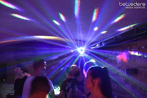 In den Sonntag hinein wurde in Nordhausen nicht nur auf den Plätzen und Straße in der Innenstadt gefeiert, nach dem Ende Altstadtfest-Samstags ging es im Jugendclubhaus weiter...