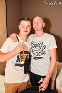 In den Sonntag hinein wurde in Nordhausen nicht nur auf den Plätzen und Straße in der Innenstadt gefeiert, nach dem Ende Altstadtfest-Samstags ging es im Jugendclubhaus weiter...
