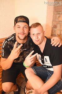 In den Sonntag hinein wurde in Nordhausen nicht nur auf den Plätzen und Straße in der Innenstadt gefeiert, nach dem Ende Altstadtfest-Samstags ging es im Jugendclubhaus weiter...
