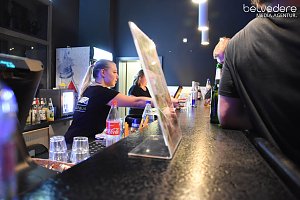 In den Sonntag hinein wurde in Nordhausen nicht nur auf den Plätzen und Straße in der Innenstadt gefeiert, nach dem Ende Altstadtfest-Samstags ging es im Jugendclubhaus weiter...