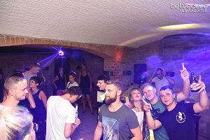In den Sonntag hinein wurde in Nordhausen nicht nur auf den Plätzen und Straße in der Innenstadt gefeiert, nach dem Ende Altstadtfest-Samstags ging es im Jugendclubhaus weiter...