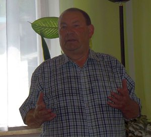 Dr. Scherzberg mit Vortrag Blutbuche zu Gast im WB 4