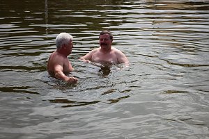 Erste Weltmeister im Brustr&uuml;ckw&auml;rtsschwimmen