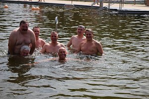 Erste Weltmeister im Brustr&uuml;ckw&auml;rtsschwimmen