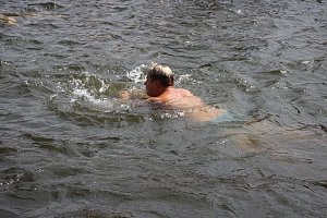 Erste Weltmeister im Brustr&uuml;ckw&auml;rtsschwimmen