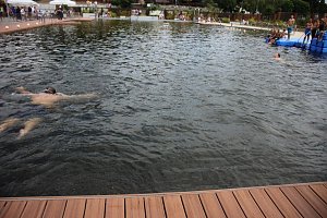 Erste Weltmeister im Brustr&uuml;ckw&auml;rtsschwimmen