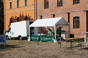 Gro&szlig;es Ger&auml;t aufgebaut