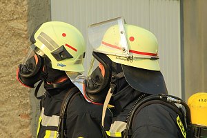 Eine Verletzte bei Wohnhausbrand (Update)