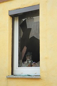 Eine Verletzte bei Wohnhausbrand (Update)