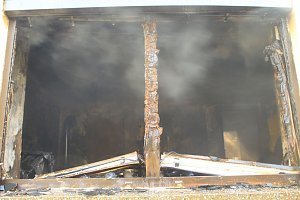 Eine Verletzte bei Wohnhausbrand (Update)
