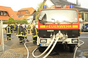 Eine Verletzte bei Wohnhausbrand (Update)