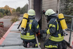 Feuerwehren &uuml;bten in Greu&szlig;en
