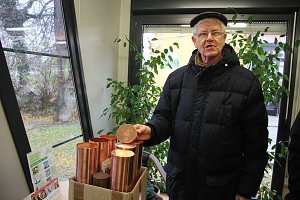Turmhaube mit Dokumenten best&uuml;ckt