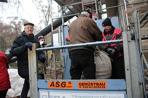 Turmhaube mit Dokumenten best&uuml;ckt