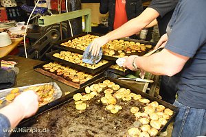Kartoffelscheibenessen