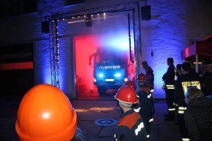 Freiwillige Feuerwehr pr&auml;sentierte HLF20