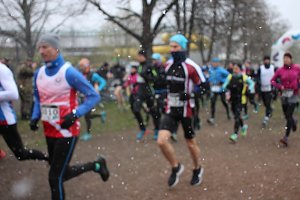 Schnee und K&auml;lte beim Kyffh&auml;usder Berglauf