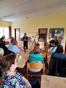 MUSIKALISCHE LESUNG IM HOC