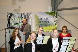 1. Sondersh&auml;user Blutbuchen�K&ouml;nigin gekr&ouml;nt