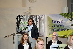 1. Sondersh&auml;user Blutbuchen�K&ouml;nigin gekr&ouml;nt