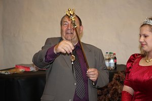 1. Sondersh&auml;user Blutbuchen�K&ouml;nigin gekr&ouml;nt