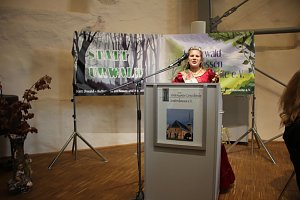1. Sondersh&auml;user Blutbuchen�K&ouml;nigin gekr&ouml;nt