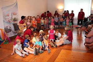 Kinderlachen im Regionalmuseum