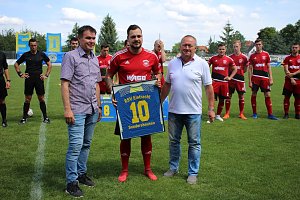 Spieler und Schiedsrichter verabschiedet