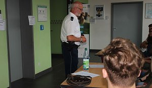 Erfolgreicher Aktionstag Schule trifft Wirtschaft�