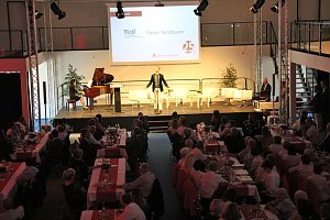 Lockere Gespr&auml;chsrunden zum Jubil&auml;um