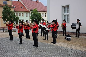 Hausm&auml;nner zogen durch die Kurstadt