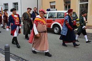 Hausm&auml;nner zogen durch die Kurstadt