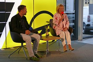 Marijke Amado begeisterte im Autohaus Peter mit lecker Abend