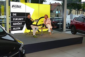 Marijke Amado begeisterte im Autohaus Peter mit lecker Abend