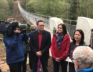 Einweihung H&auml;ngeseilbr&uuml;cke