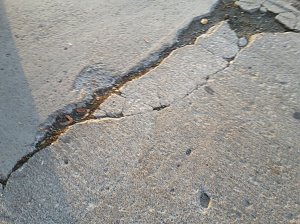 Gehwege und Stra&szlig;en in der Kritik