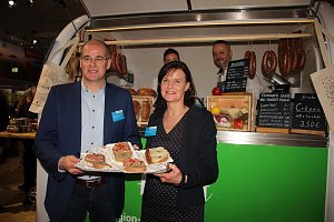 Premiere mit mobilem Hofladen