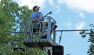 Hardrockband "Rikk Arving" beim Hebeb&uuml;hnenkonzert