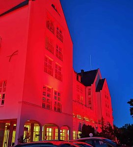 &Uuml;ber Bad Frankenhausen leuchtete es ROT