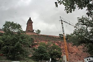 Einmillionster Besucher am st&uuml;rmischen Kyffh&auml;user-Denkmal