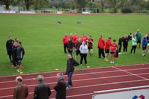 Faustball: Trotz Regens Turnier durchgezogen