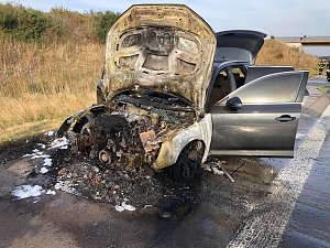 Autobrand auf Autobahn