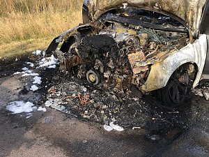 Autobrand auf Autobahn