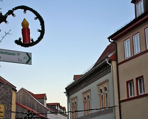 Stadt schm&uuml;ckt sich weihnachtlich