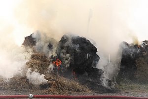 Heuballen in Sondershausen in Flammen