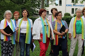 Einweihung Geweihbaum zum 40. Chorjubil&auml;um des Frankenh&auml;user Frauenchors